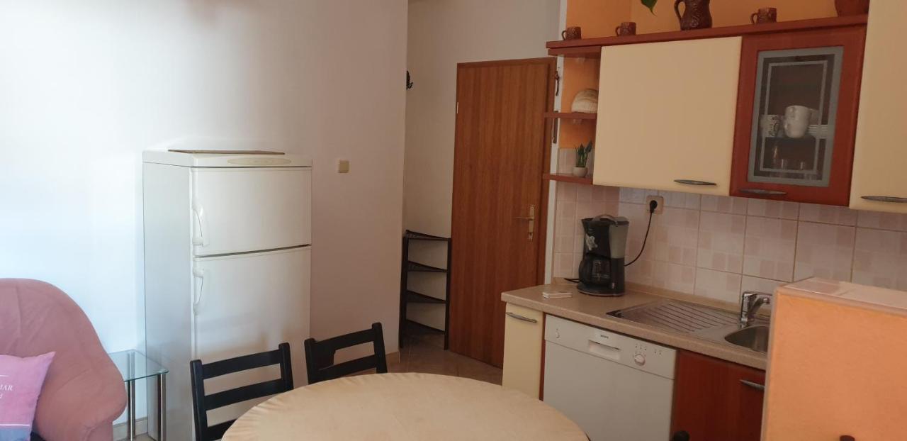 Apartments Pharia Йелса Екстериор снимка