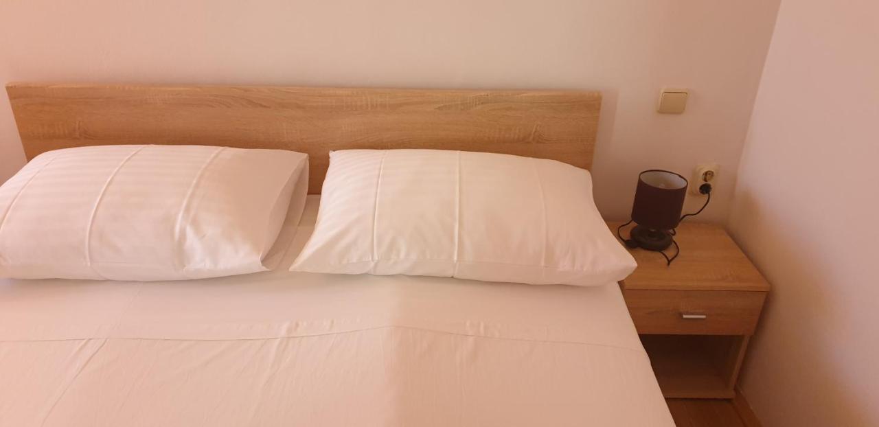 Apartments Pharia Йелса Екстериор снимка