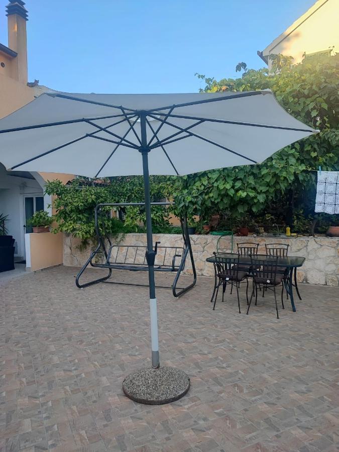 Apartments Pharia Йелса Екстериор снимка