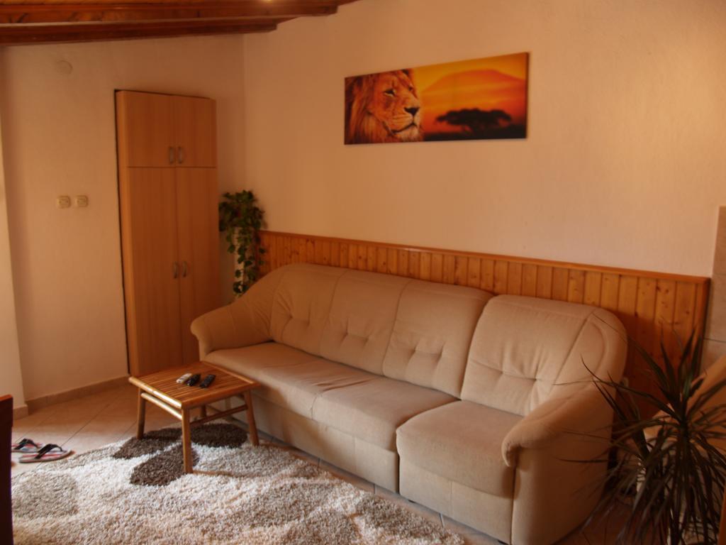 Apartments Pharia Йелса Стая снимка
